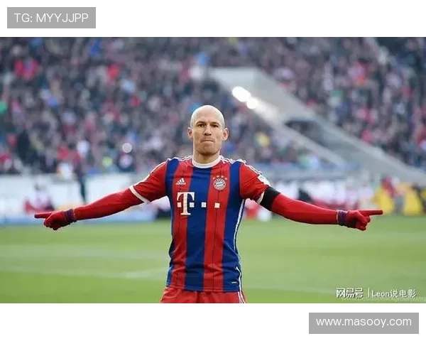 退役后国际足球明星的转型之路与人生新篇章探讨 退役后国际足球明星的转型之路与人生新篇章探讨